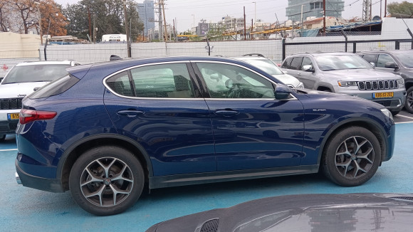 אלפא רומיאו STELVIO 2021 במחיר 219,900 ש״ח - תמונה 9 אלפא רומיאו STELVIO 2021 במחיר 219,900 ש״ח - תמונה 9