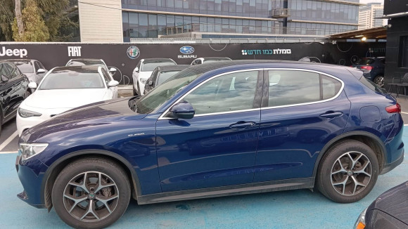 אלפא רומיאו STELVIO 2021 במחיר 219,900 ש״ח - תמונה 5 אלפא רומיאו STELVIO 2021 במחיר 219,900 ש״ח - תמונה 5
