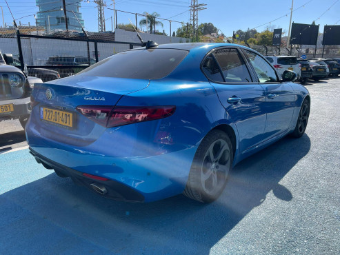 אלפא רומיאו GIULIA 2019 במחיר 183,511 ש״ח - תמונה 8 אלפא רומיאו GIULIA 2019 במחיר 183,511 ש״ח - תמונה 8